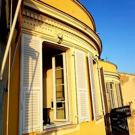 Ancient Italian Palace 니스
